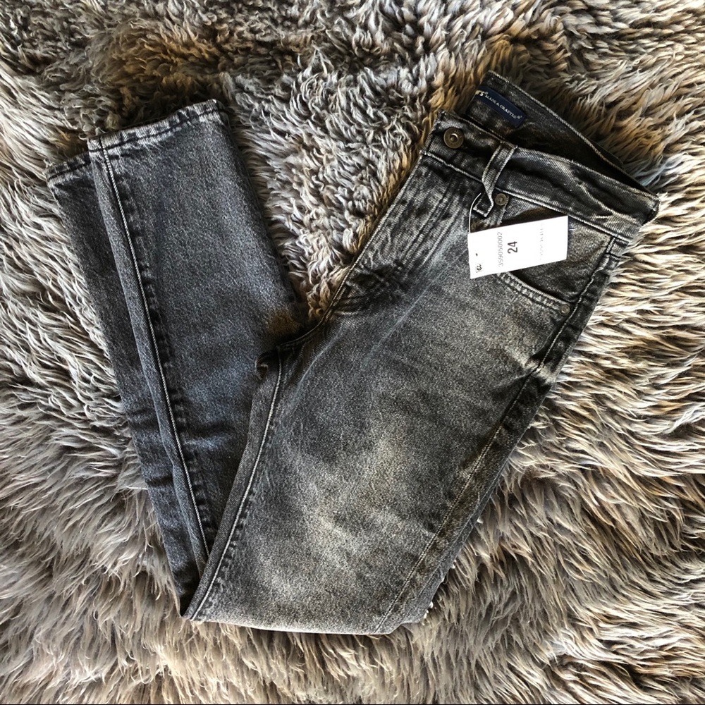 NWT Levis Twig High Slim Black Woman’s 24